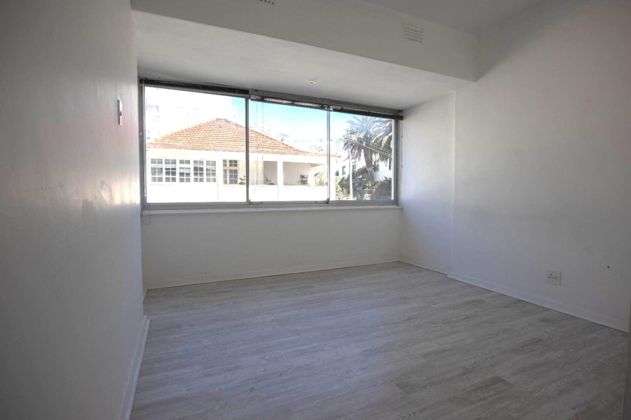 2 Bedroom Property for Sale in Sea Point Western Cape